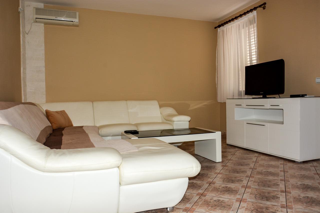 Apartments Minja S Petrovac المظهر الخارجي الصورة